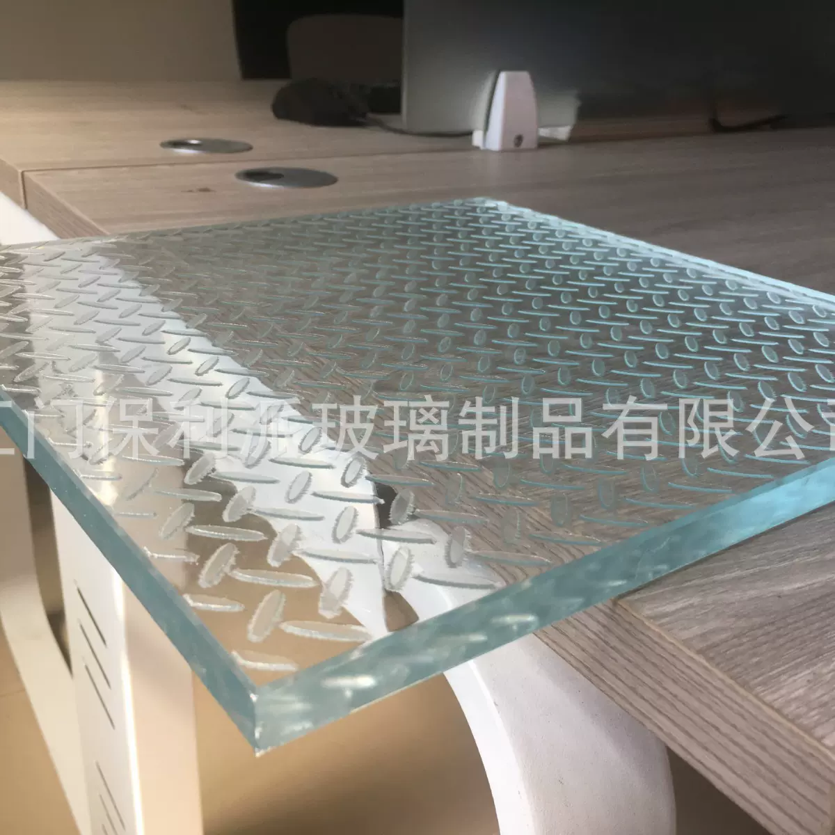 广东直销立体防滑玻璃 防摔压花玻璃地板 酒店楼梯踏板 玻璃厂家
