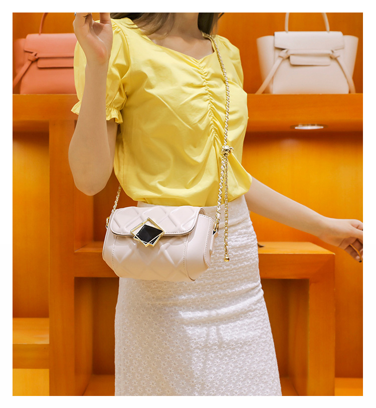 Women's Single Shoulder Messenger Bag With Rhombus Pattern Gold Chain_voghion.com