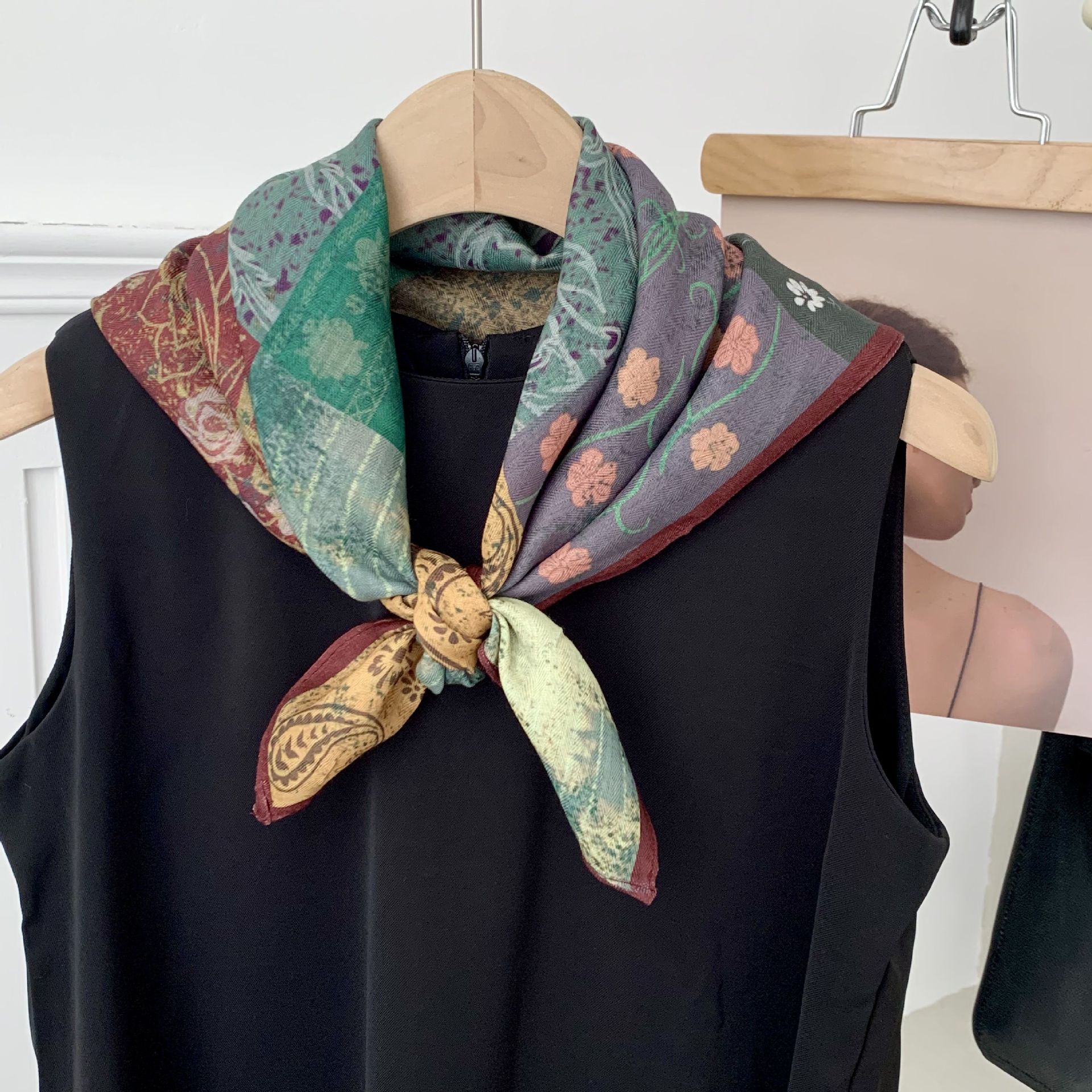 Pañuelo de seda de algodón y lino, bufanda cuadrada grande, estilo de verano de alta gama, estilo de todo fósforo literario, estilo étnico retro, bufanda de flores de anacardo, chal femenino