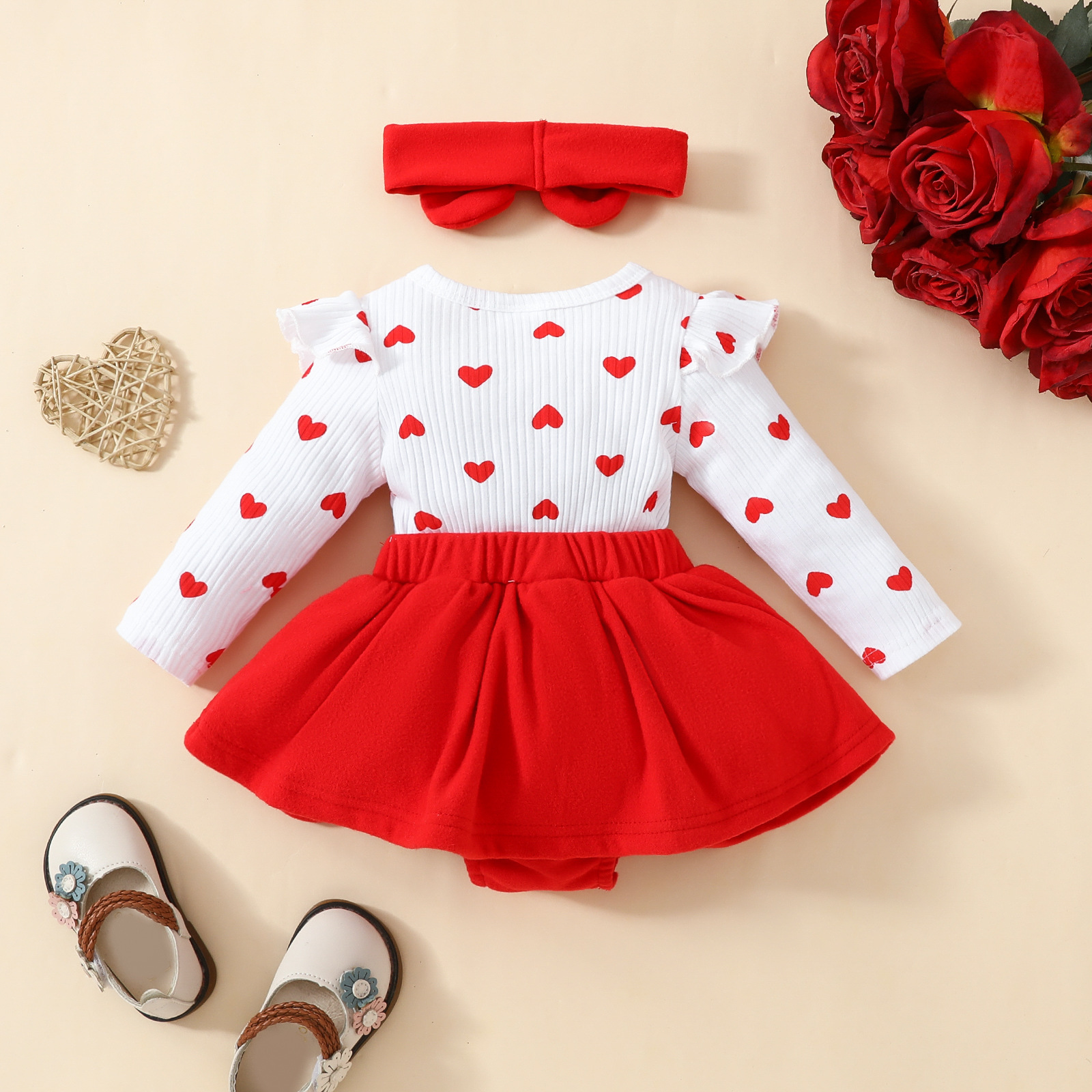 213g Weight Romper Children's Clothing Type Cotton Fabric Type Bodysuits Tops Type Baby(0-2Years) Age Group Regular Fit Fit Type Valentine'S Day Festival Heart Shape Pattern Spring, Autumn Season Girl'S Gender Cute Style Valentine'S Day Cute Heart Shape Cotton Baby Rompers 2