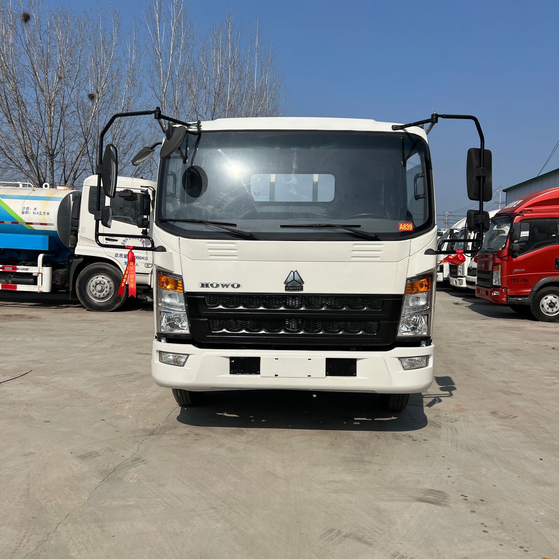 Export Howo 10-Ton Small Light Truck, Refurbished Light-Duty Garbage Dump Truck, 4X2 Light-Duty Rear-Dump Truck