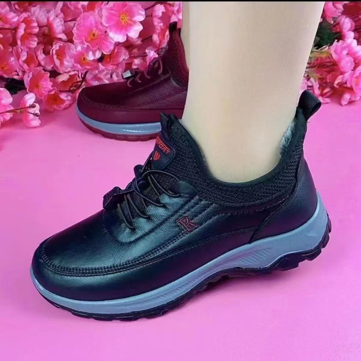 [una] 2025 calzado de terciopelo grueso calentamiento cómodo impermeable zapatos de mujer de algodón suave de mediana edad y mayores image 1
