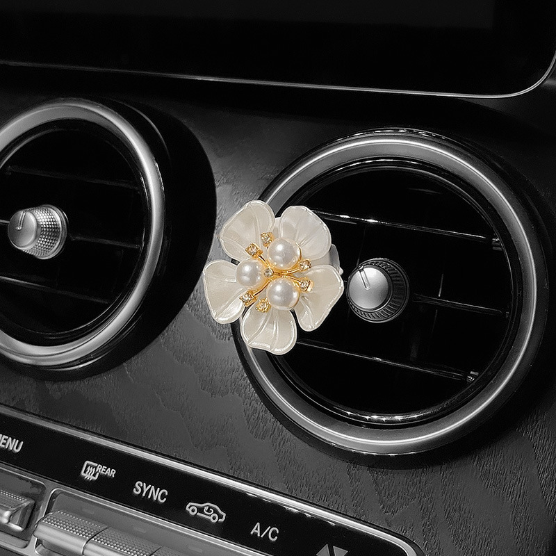 Salida de aire de perfume de automóvil, decoración de automóvil, lindo adorno de oso con diamantes, aromaterapia de aire acondicionado de automóvil femenino, fragancia ligera duradera