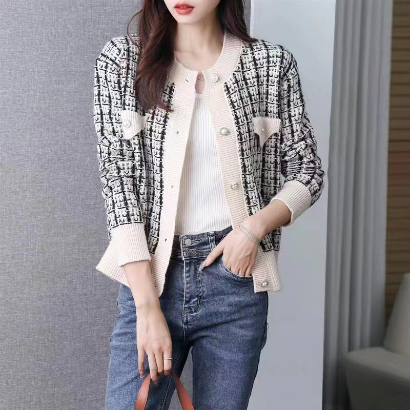 Chanel-Style Elegant Knitted Cardigan for Women, New Autumn Short Tweed Jacket for Commuting