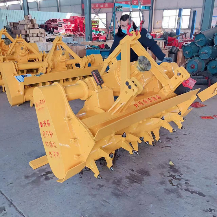 斯太尔后桥路拌拌和机 工作宽度两米 小碎石破碎机