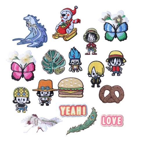 Embroidered Snowman Fabric Patch with Computerized Embroidery, Self-Adhesive Snowman Patch for High-End Hand-Stitched Edge Clothing Decorative Embroidery Patch