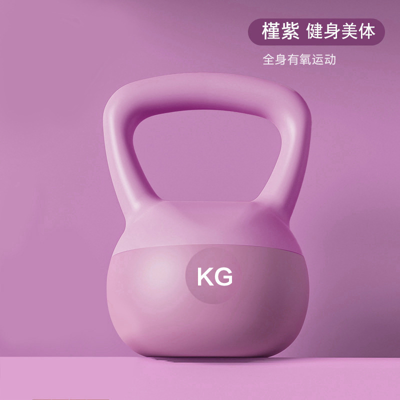 ソフトケトルベル専門の脂肪燃焼訓練器ソフト5kgでお尻を上げてしゃがみ、ポットダンベルさんの力トレーニングをします。|undefined