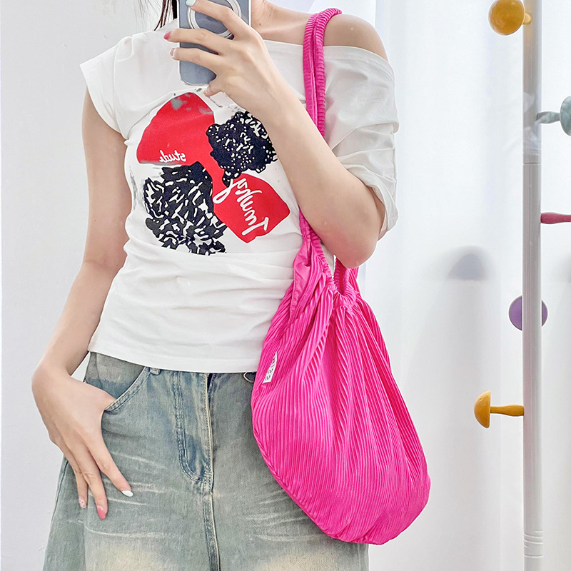 Bolsa de hombro inclinada de marca de moda red bolsa de gran capacidad de transporte bolsa de lona casual bolsa de color caramelo delgada pliegue