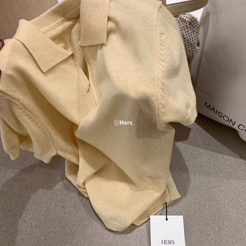 European-Style Polo Collar Zip-Up Knit Top, Regular Shoulder Short-Sleeve Women's Spring/Summer Slim-Fit Unique and Beautiful Creamy Yellow Top