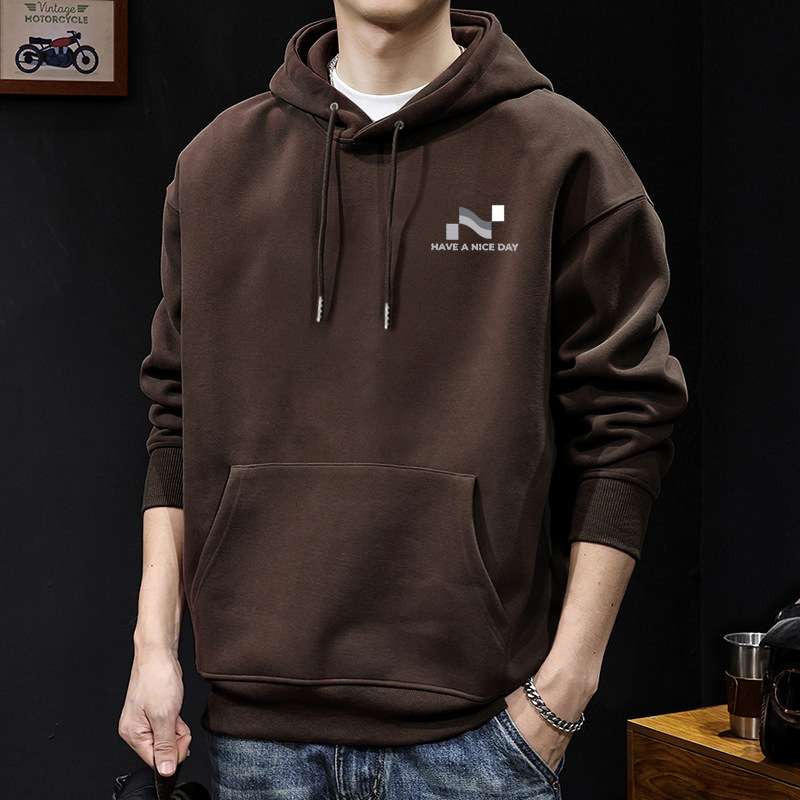 Camiseta con capuz café Regular - 2498
