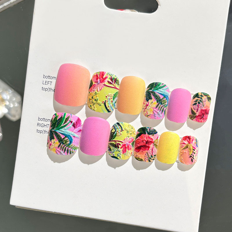 24 piezas de puntas de uñas postizas para adultos, estilo corto, uñas postizas en relieve, nuevas pegatinas de uñas, puntas de uñas tridimensionales