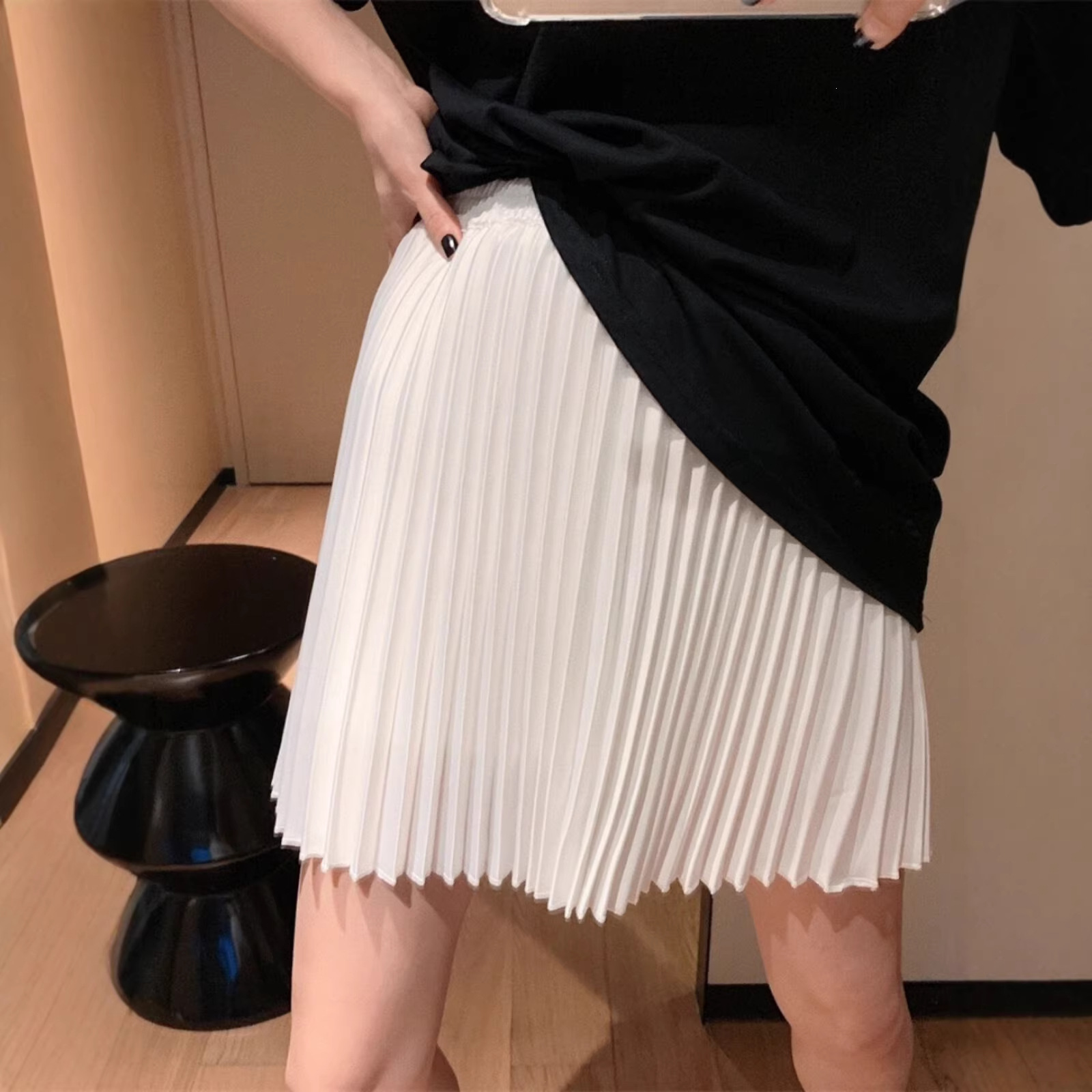 Cute women's black summer elegant shiffon pleated skirt
