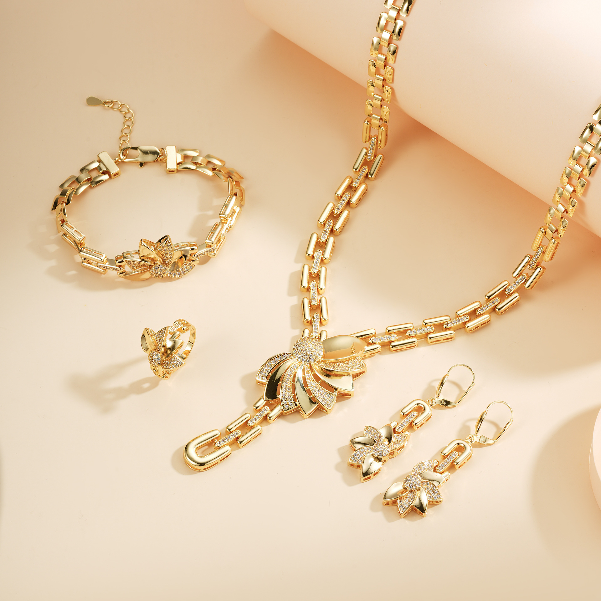 Diseño de moda de alta gama cadena de relojes pendientes anillo pulsera cadena de clavícula joyería conjunto Amazon joyería de comercio electrónico