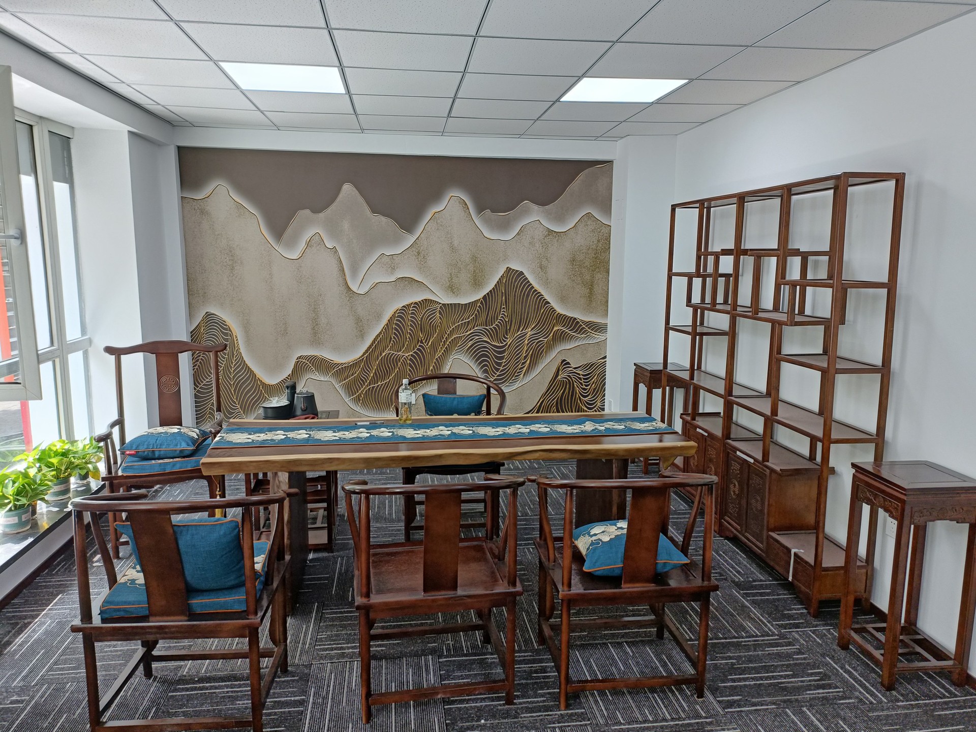 新中式背景墙现代