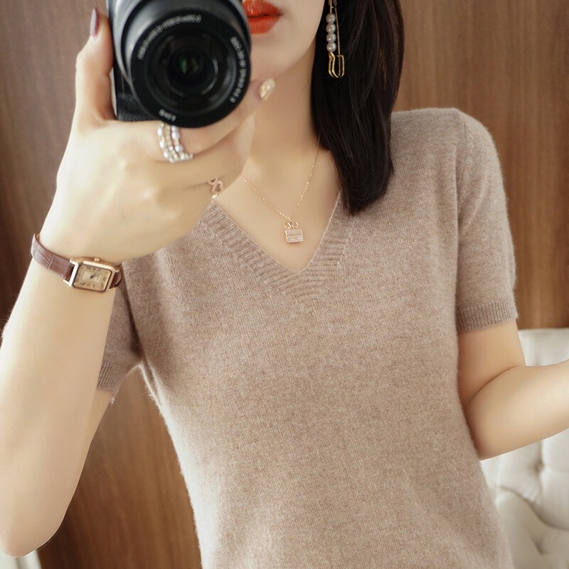 Spring Women's Knitted Pullover Low-Neck Sweater V-Neck Base Plush Sweater Korean Version Wholesale for Women