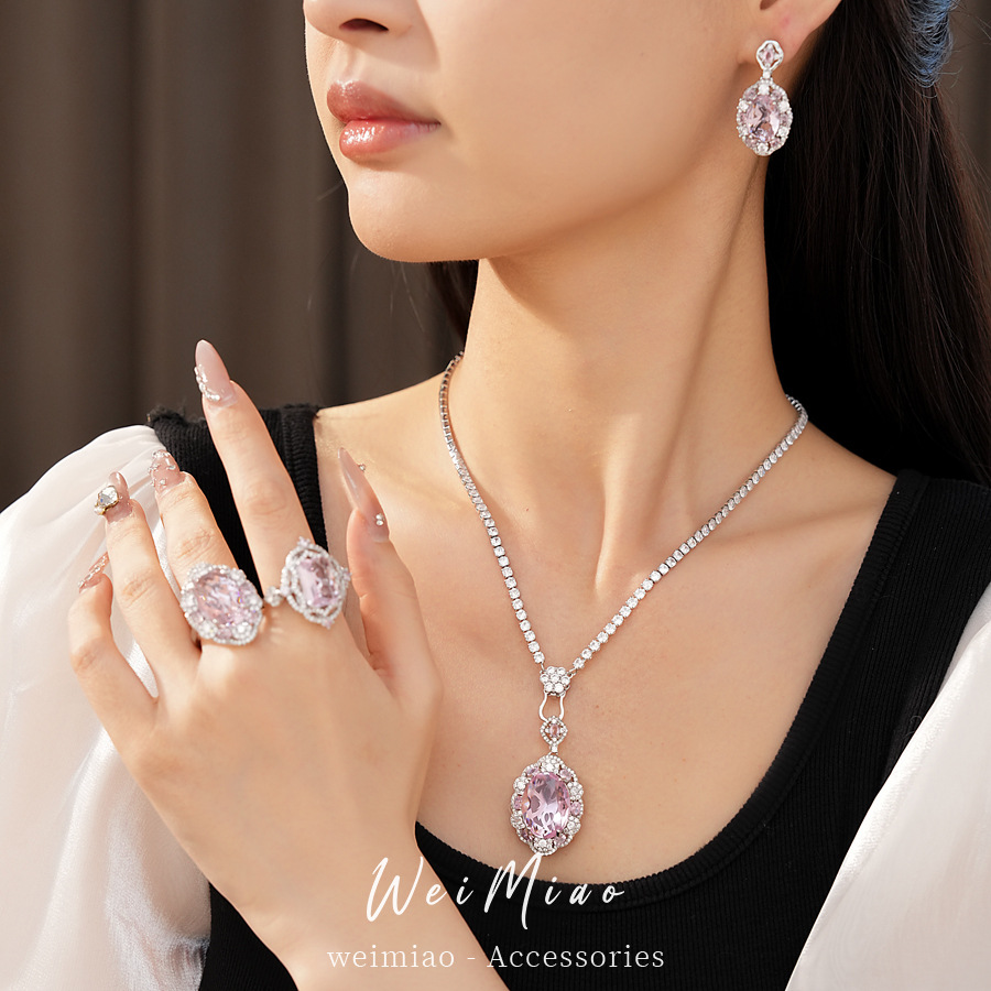 Collar oval de zircón rosa lujo ligero nicho cerradura palacio estilo delicado temperamento conjunto de joyas al por mayor