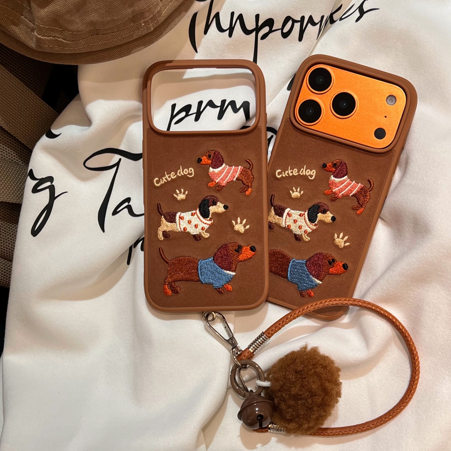 Plush Embroidered Dachshund Dog Suitable for Apple 17 Pro Max Phone Case iPhone 16/15/14 Soft Wrist Strap Huawei