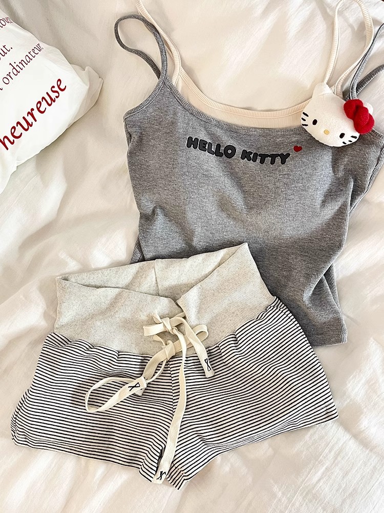 서스펜더 스트라이프 팬츠 슈트