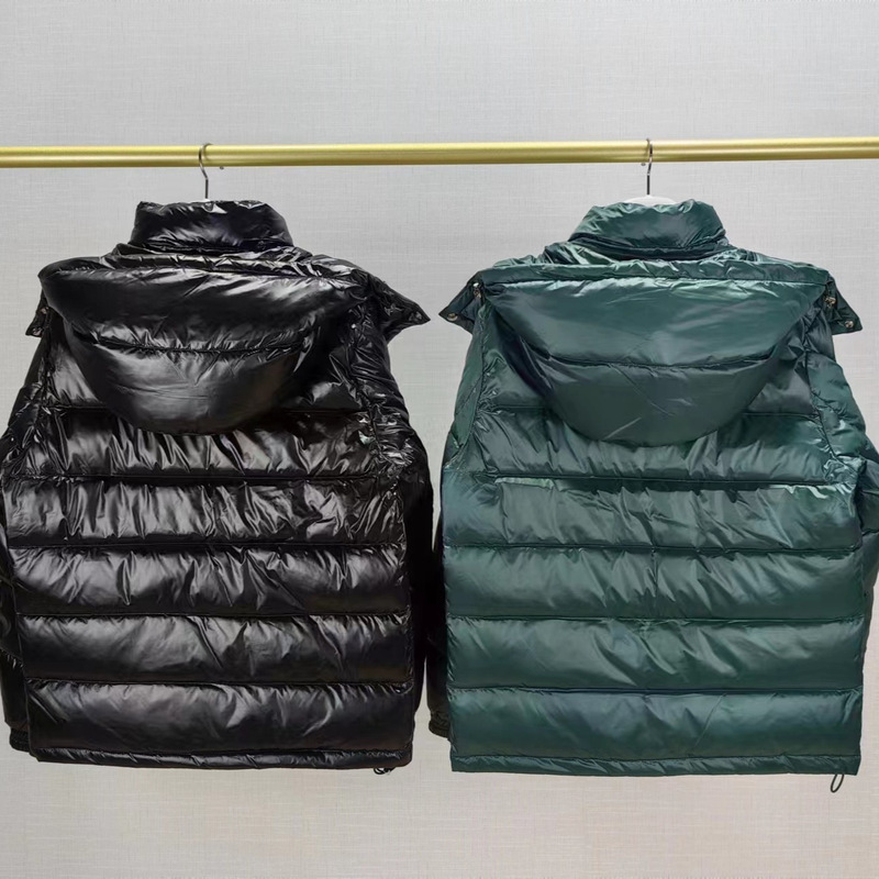 Men's Hooded down Jacket with Embroidered Logo, Comfortable Green Men's Hooded down Jacket for Autumn/Winter 2024