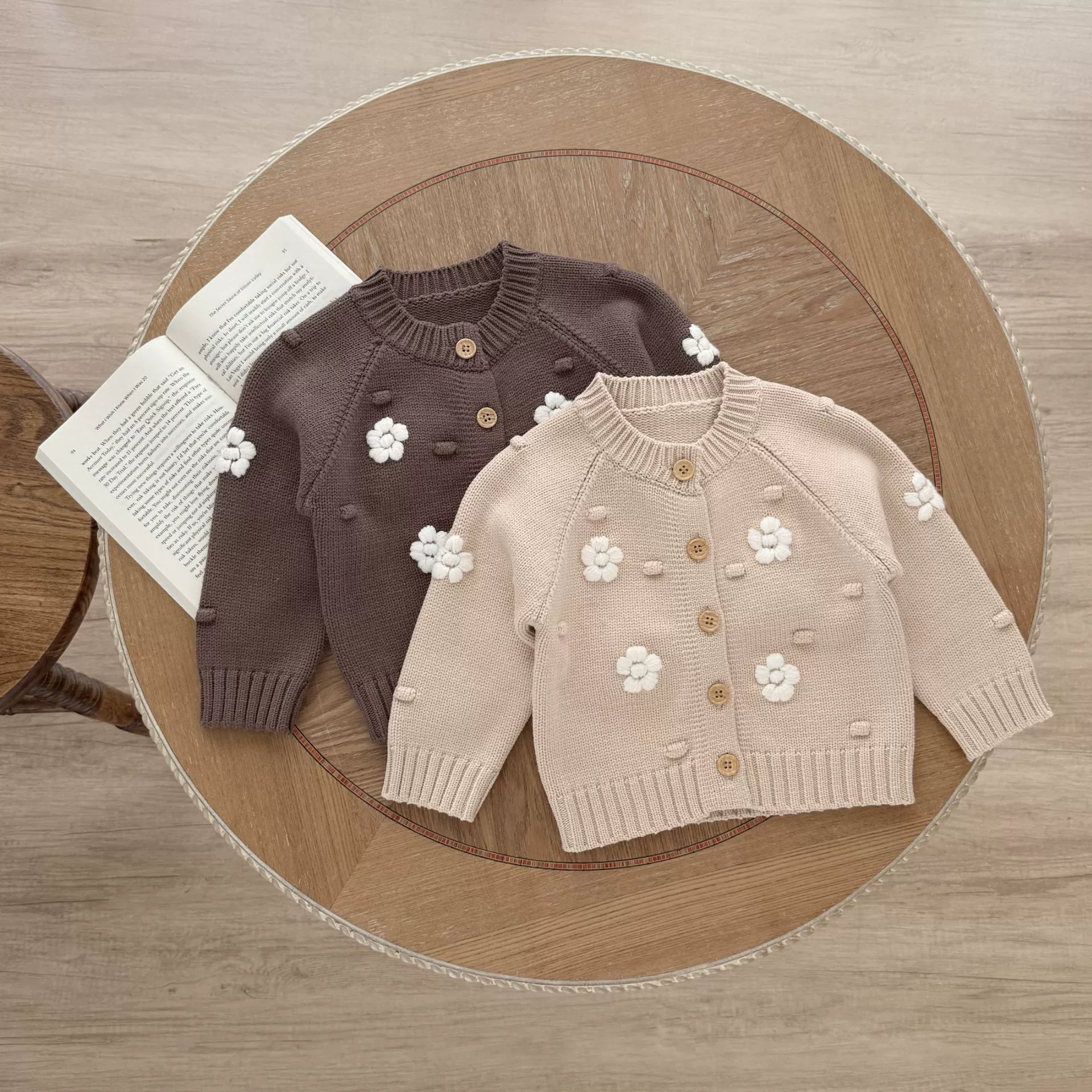 秋冬婴幼儿加厚外套女宝宝小香风波波粒手工绣花朵针织开衫