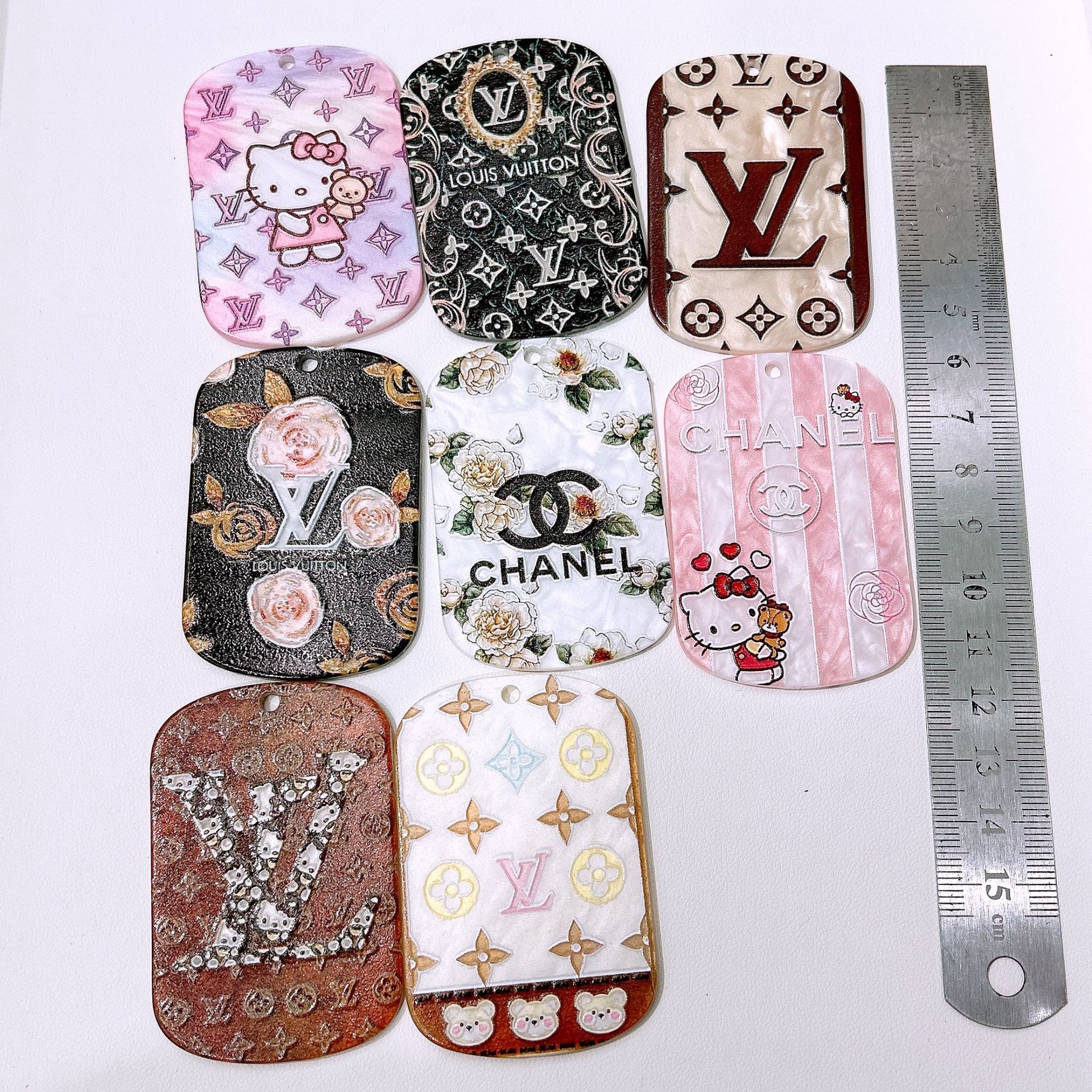 60*40mm浮雕双面印花小香风片大牌亚克力片片吊孔diy包挂饰品配件
