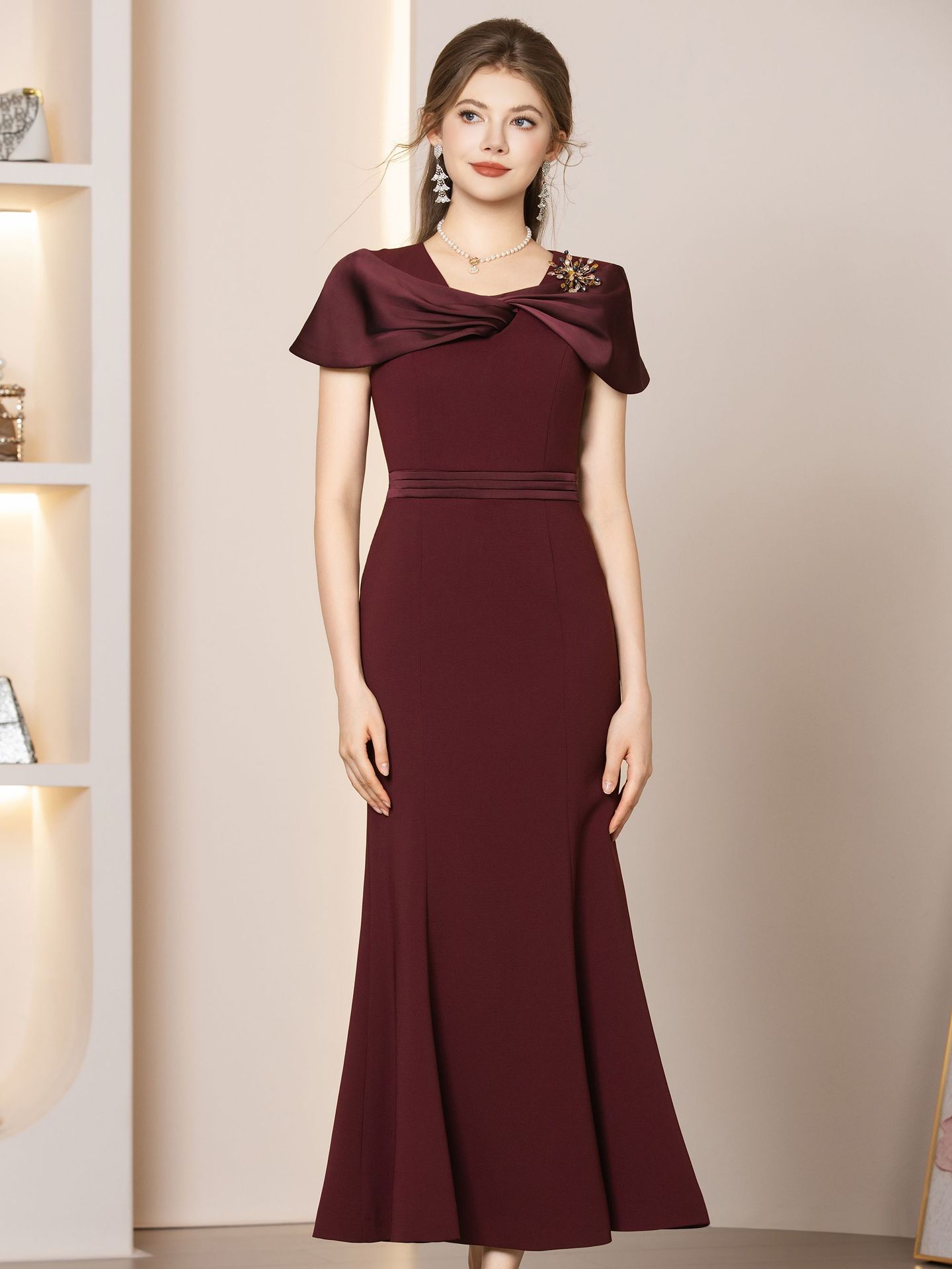 Fitted burgundy long dress