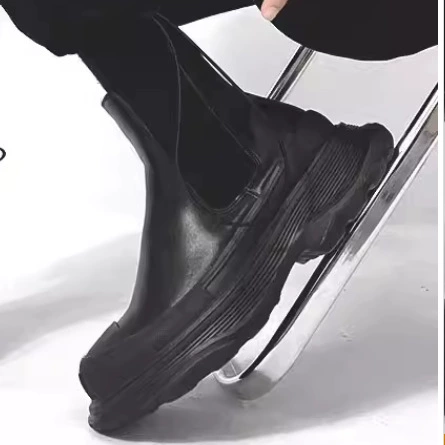 Сапоги McQueen на толстой подошве, дымоход в стиле интернет-знаменитостей, ботинки челси, новинка зимы 2024, тонкие ботинки из воловьей кожи на толстой подошве, трибутомия