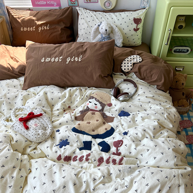 Toallas de algodón lavados con agua bordadas cuatro piezas juegos de estudiantes de tres piezas juegos de dormitorios de chicas fábrica de dibujos animados al por mayor