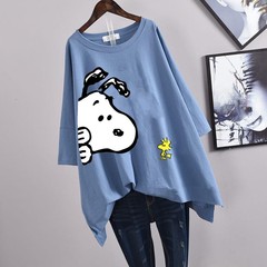 大きいサイズの婦人服の木の葉のプリントはゆったりしています。