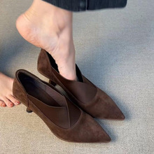 �q��߸��ɾo�ڕr�����mһ�_��V�چ�ЬŮʿ�＾�ٴ�ͨ�ڼ��^Ь��