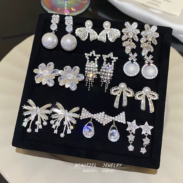 S925 Silver Needle Delicate and Versatile Flower Stud Earrings for Women, High-End Luxury Pearl Earrings, Fashionable and Elegant Ear Accessories
