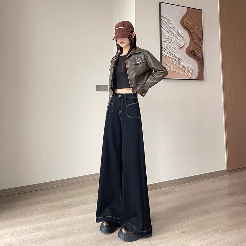 黒のワイドジーンズの女性の腰の高いズボンはゆったりしています。|undefined