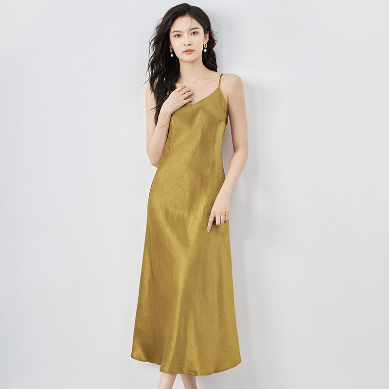 Váy treo dây mùa hè dáng suông midi họa tiết chấm bi — 2506702 - Điểm sóng đen chi tiết 3