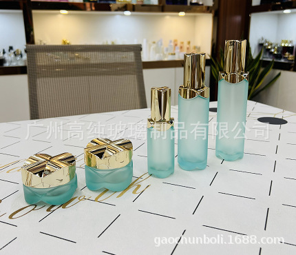 新款化妆品套装玻璃瓶(GS-12)