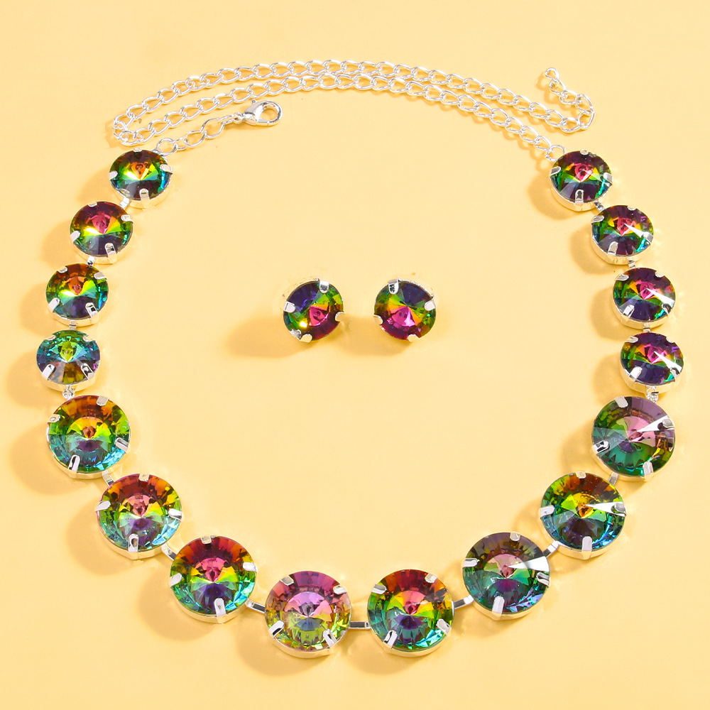 Europa y los Estados Unidos de nuevo conjunto de joyería redonda simple temperamento collar de diamante de moda pernos accesorios Joyería conjunto