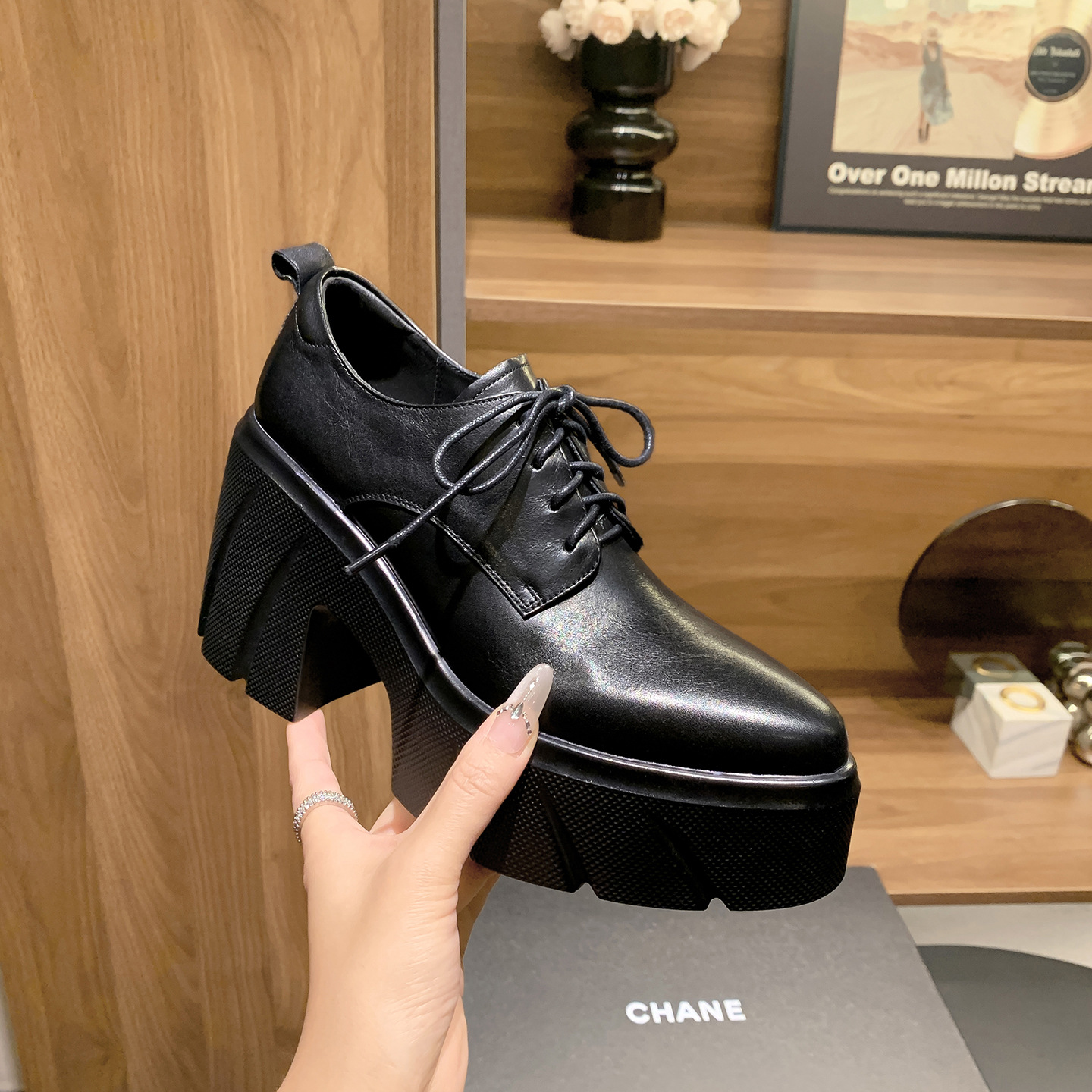 Giày loafer nữ đế xuồng cao gót buộc dây da bò thật — màu nâu