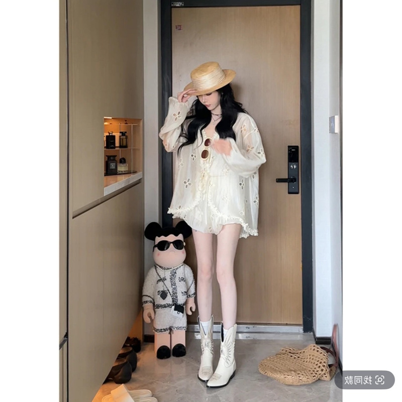 Sun Yanxia Mengxiluohua スイート V ネックレース中空フラワールーズシャツ + ハイウエストショーツセット|undefined