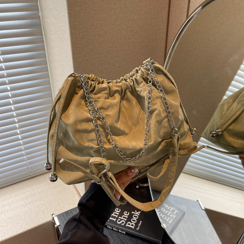 2024 nuevo estilo bowknot con cordón plisado bolso de hombro señoras diseño de nicho diseño de cadena sentido bolso Tote