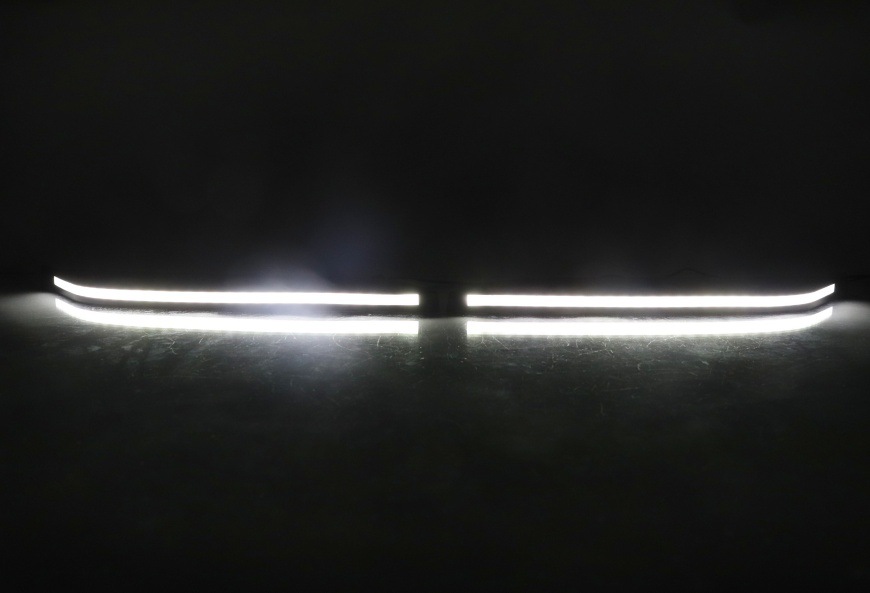 Suitable for 22-23 Toyota Sequoia Tundra Headlight Eyebrow Modification Led Sequential Turn Signal Lights, Dedicated Daytime Running Lights