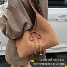 麂皮绒包包女大容量2025新款秋冬季磨砂复古单肩腋下包上班通勤包
