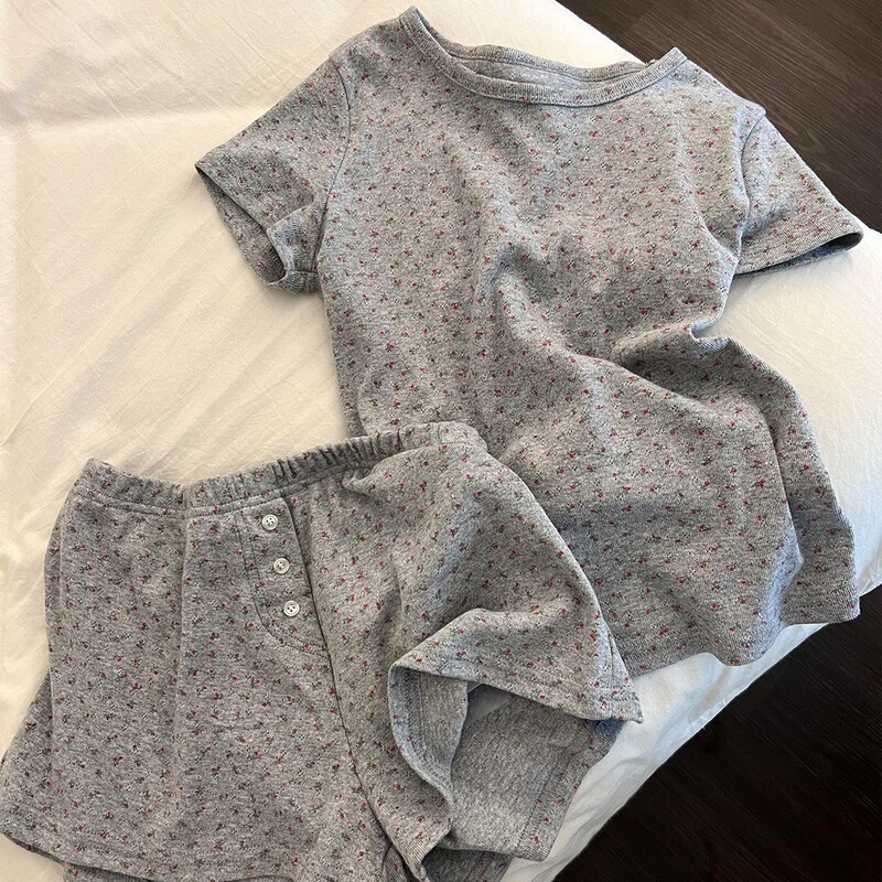 Korean-Style Sweet Floral Short-Sleeved Pajamas for Women, New Spring and Summer 2026 Soft and Skin-Friendly Home Wear Set That Can Be Worn Outside