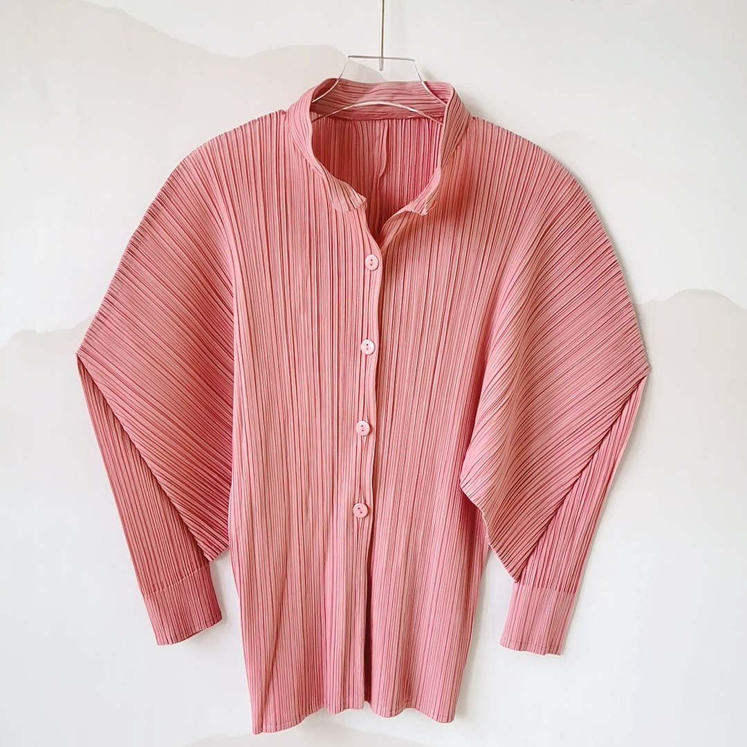 Oferta directa de fábrica 22 otoño y primavera ins estilo de alta gama plisado retro moda collar de pie personalidad adelgazante camisa de alta calidad