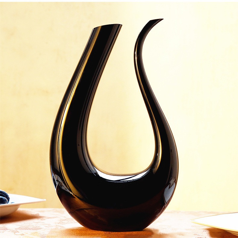 Creativo negro en forma de U decantador de cristal ciego vino copa de vino conjunto traje al por mayor