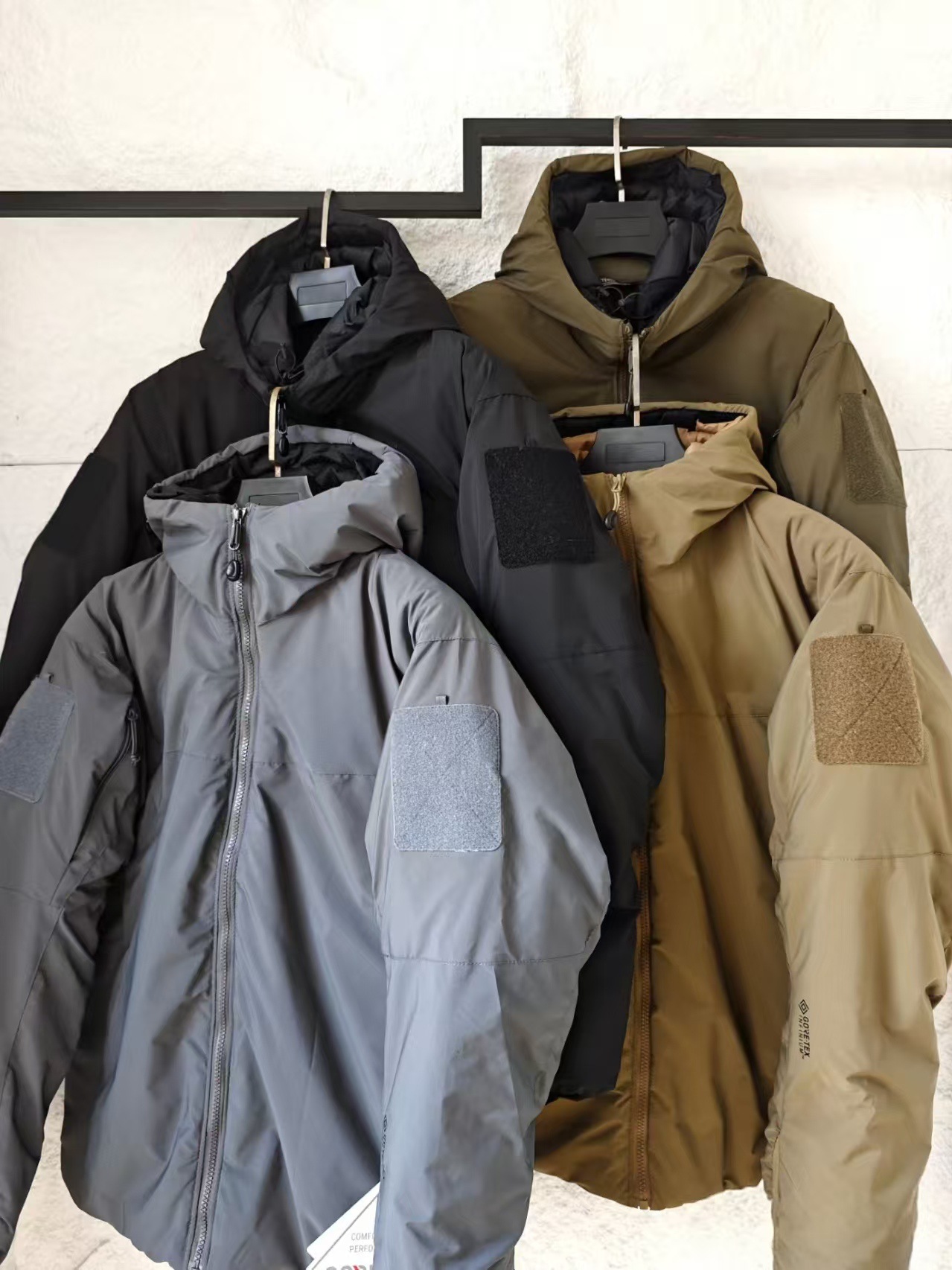 Algodón de alta calidad, chaqueta con sombrero, chaqueta con sombrero al aire libre, chaqueta con sombrero a prueba de viento, chaqueta de montaña con logotipo