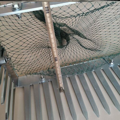 Fishing for screws, catching screws, pushing nets, old-fashioned nets for catching snails, nets for shrimps, catching snails and catching sea rakes