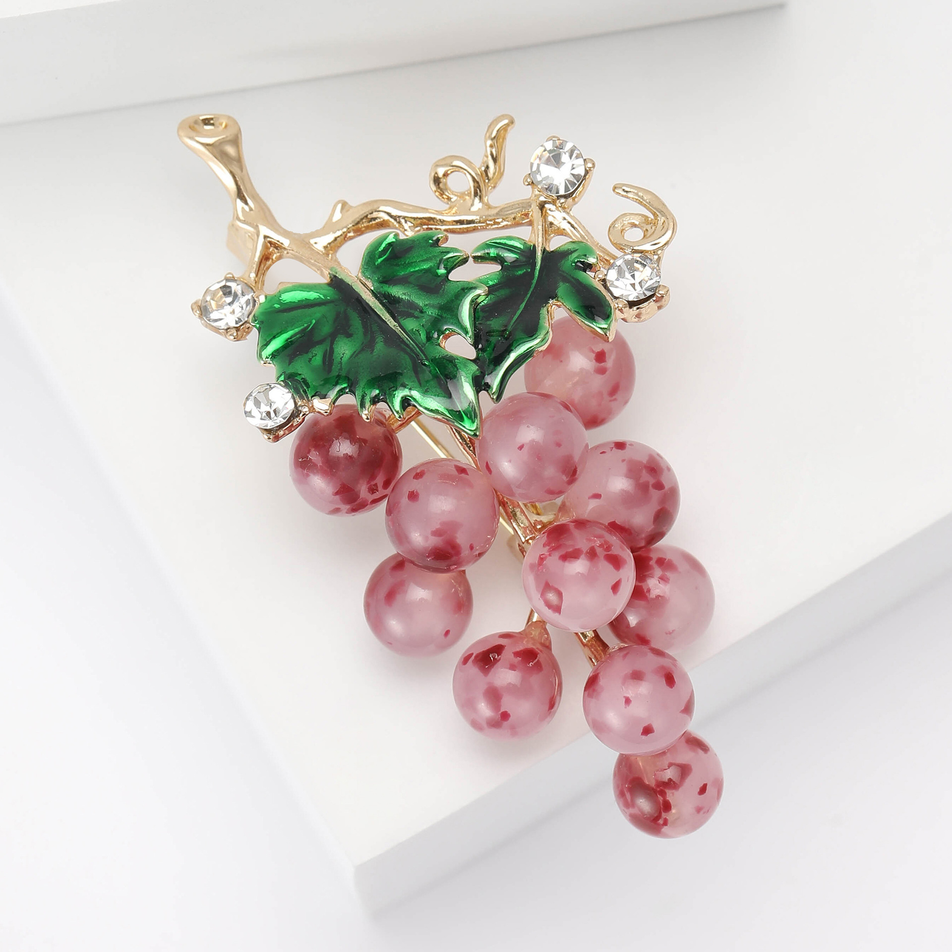 New Fashion Creative Enamel Grape Brooch Simple Diamond Fruit Pin Women's Clothing Accessories Corsage