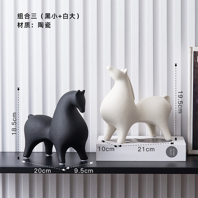 リビングルームの置物は軽くて豪華で高級な雰囲気のお酒棚の装飾品です。