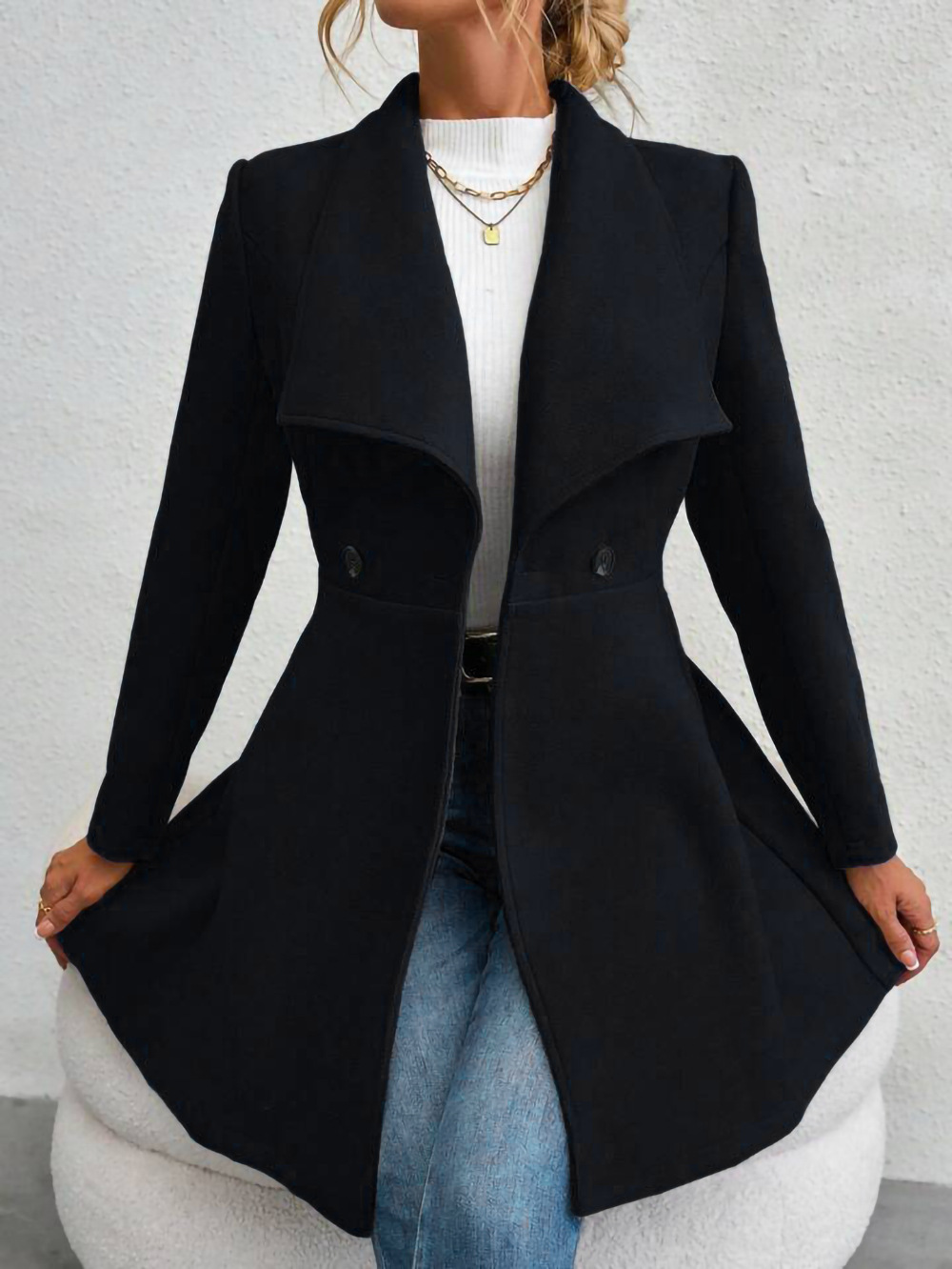 Demi-season fashionable woolen coat