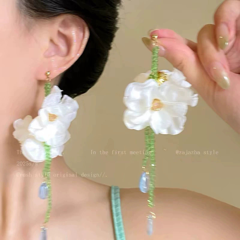 2026 viento falso sensación de atmósfera super inmortal pendientes de flores de malla temperamento suave de chiffon para mujeres pendientes