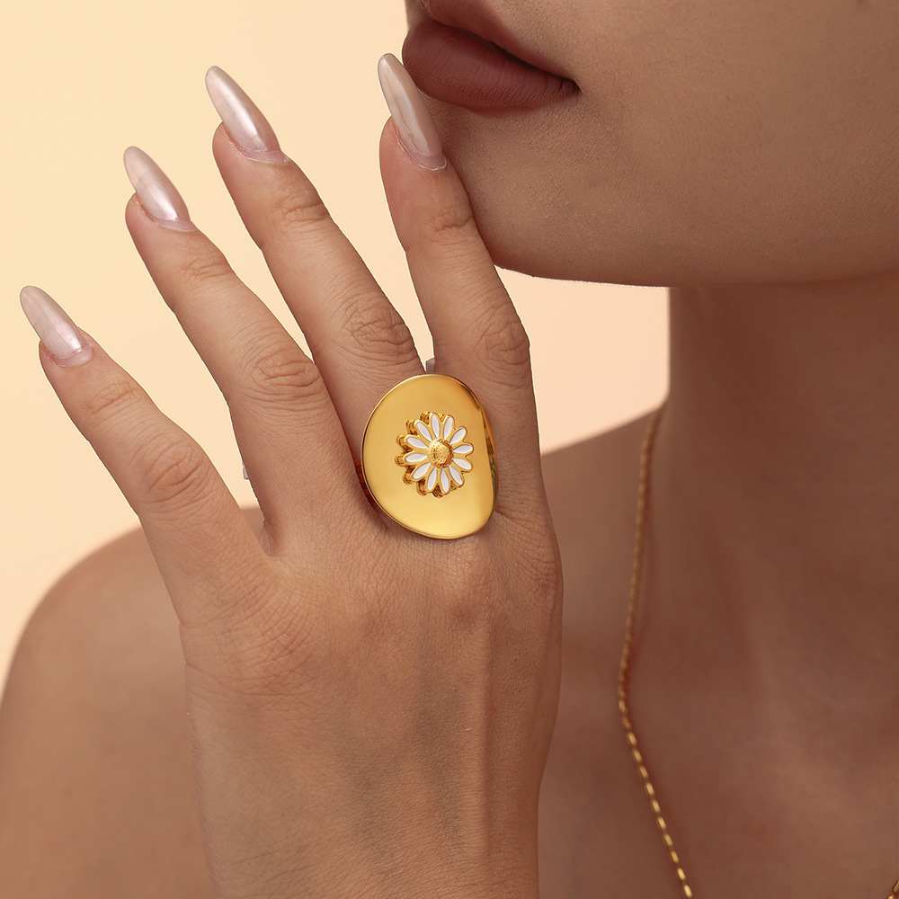 Boucles d'oreilles pendantes Drip Oil Niche Design Fleur, style marguerite, polyvalentes et élégantes. Ensemble de boucles d'oreilles anneaux circulaires haut de gamme._voghion.com